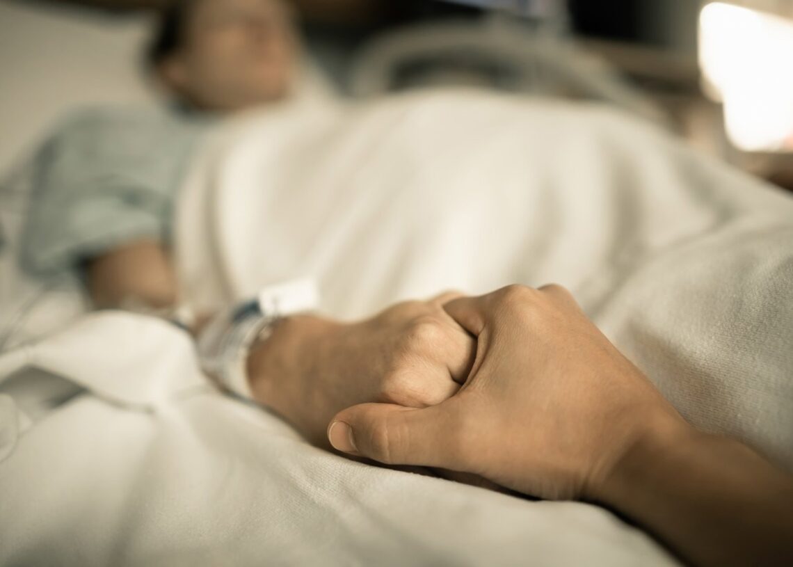 Archivo - Imagen de recurso de una persona hospitalizada.KIEFERPIX - Archivo