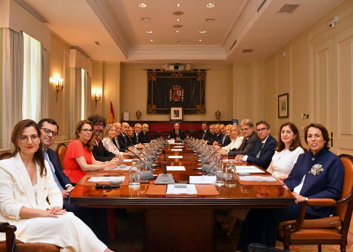 Archivo - Los nuevo veinte vocales durante el primer pleno del octavo mandato del Consejo General del Poder Judicial (CGPJ), a 25 de julio de 2024, en Madrid (España). Consejo General del Poder Judicial (CGPJ)