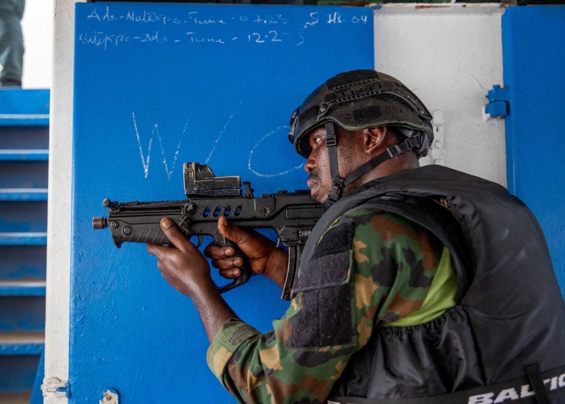 Archivo - Un militar de las Fuerzas Armadas de Nigeria durante unas maniobras en Volta, Ghana, en marzo de 2023 (archivo)Europa Press/Contacto/Ssgt. Charles Brock/Us Army