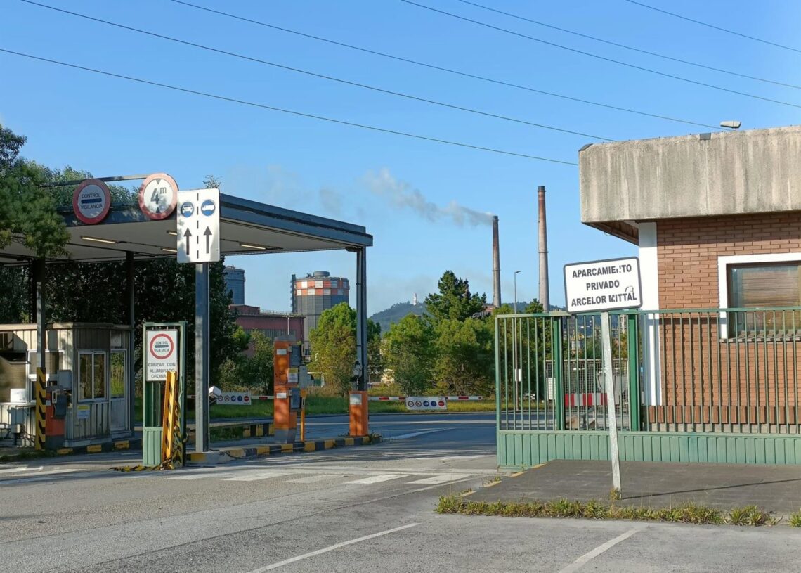 Archivo - Entrada de Sotiello de la factoría gijonesa de ArcelorMittal.EUROPA PRESS - Archivo