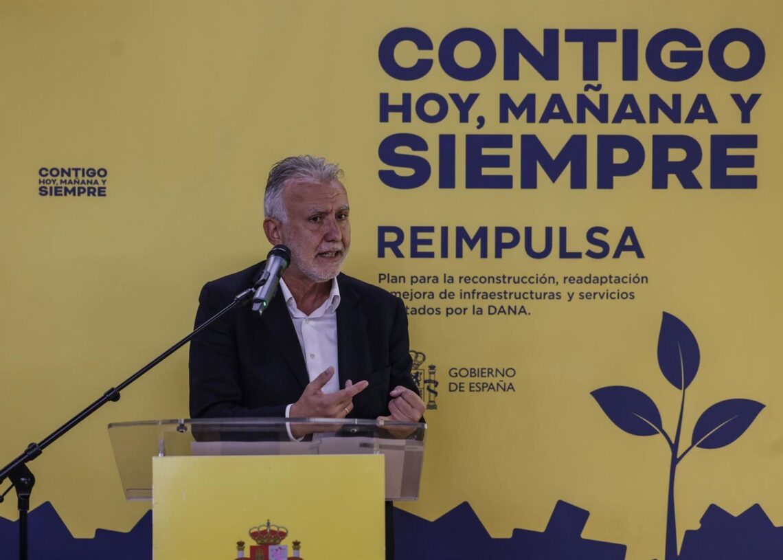 El ministro de Política Territorial y Memoria Democrática, Ángel Víctor Torres, presenta el ‘Visor DANA’, en la Delegación del Gobierno en Valencia, a 24 de octubre de 2025, en ValenciaRober Solsona - Europa Press
