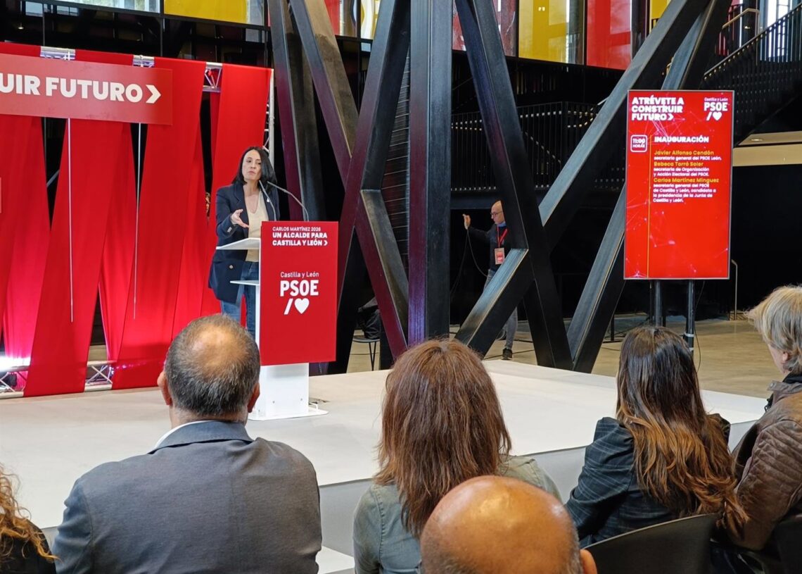 La secretaria de Organización del PSOE, Rebeca Torró, en la inauguración de la Jornada del PSOE 'Atrévete a construir el futuro. Los Fondos Next Generation, motor de crecimiento de Castilla y León', celebrada en León.EUROPA PRESS