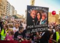 Una nuvea manifestación recorre el centro de València para pedir la dimisión de Mazón por su gestión de la dana en el año de la tragediaJORGE GIL/EUROPA PRESS