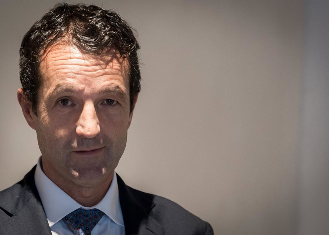 El Executive Chairman Indra Group, Ángel Escribano Ruiz, durante  el foro  'A los 40 años de la adhesión: cómo España quiere que Europa sea' organizado por la Fundación Carlos Amberes, en la IE University, a 15 de octubre de 2025, en Madrid (España).Diego Radamés - Europa Press