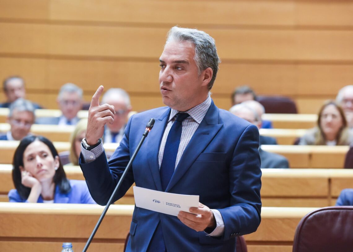 Archivo - El coordinador general del PP, Elías Bendodo, interviene durante una sesión de control al Gobierno en el Senado, a 28 de marzo de 2023, en Madrid (España). Gustavo Valiente - Europa Press - Archivo
