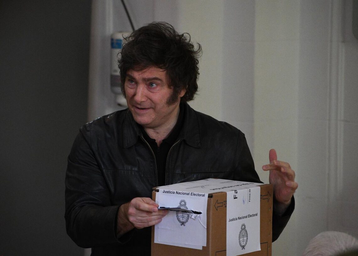 El presidente de Argentina, Javier Milei, vota en las elecciones legislativasSebastián Hipperdinger - Europa Press