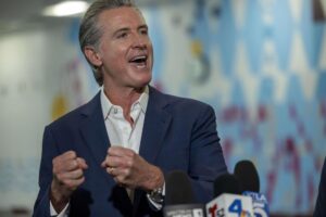 Gavin Newsom, gobernador de California, baraja presentarse a presidente en 2028