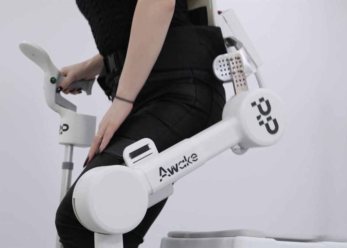 RoboPedics presenta un pionero sistema biónico para ayudar a caminar a supervivientes de ictusROBOPEDICS