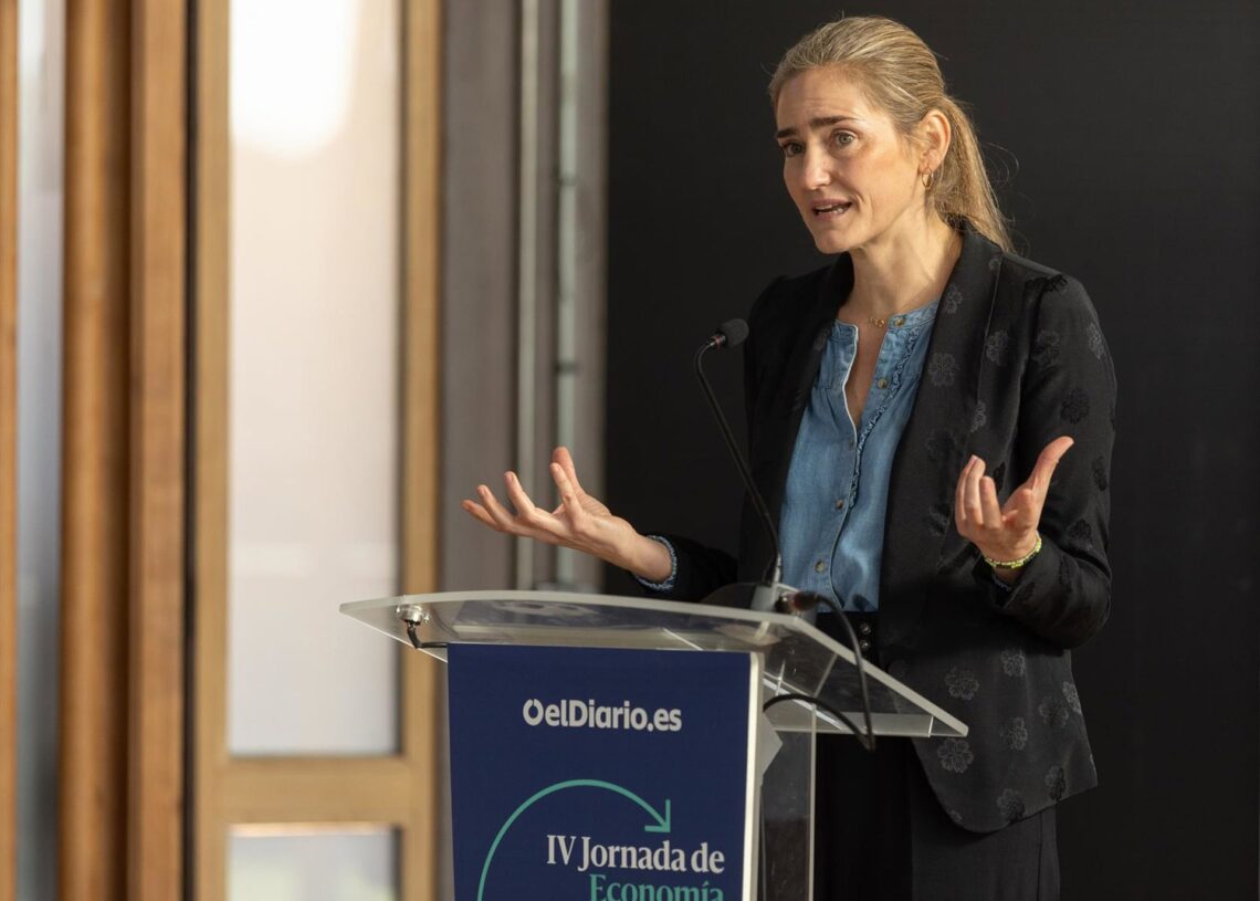 La vicepresidenta tercera y ministra para la Transición Ecológica y el Reto Demográfico, Sara Aagesen, interviene durante la 'IV Jornada de economía circular y energías renovables', en la  sede del Colegio Oficial de Arquitectos de Madrid, a 27 de octubreEduardo Parra - Europa Press