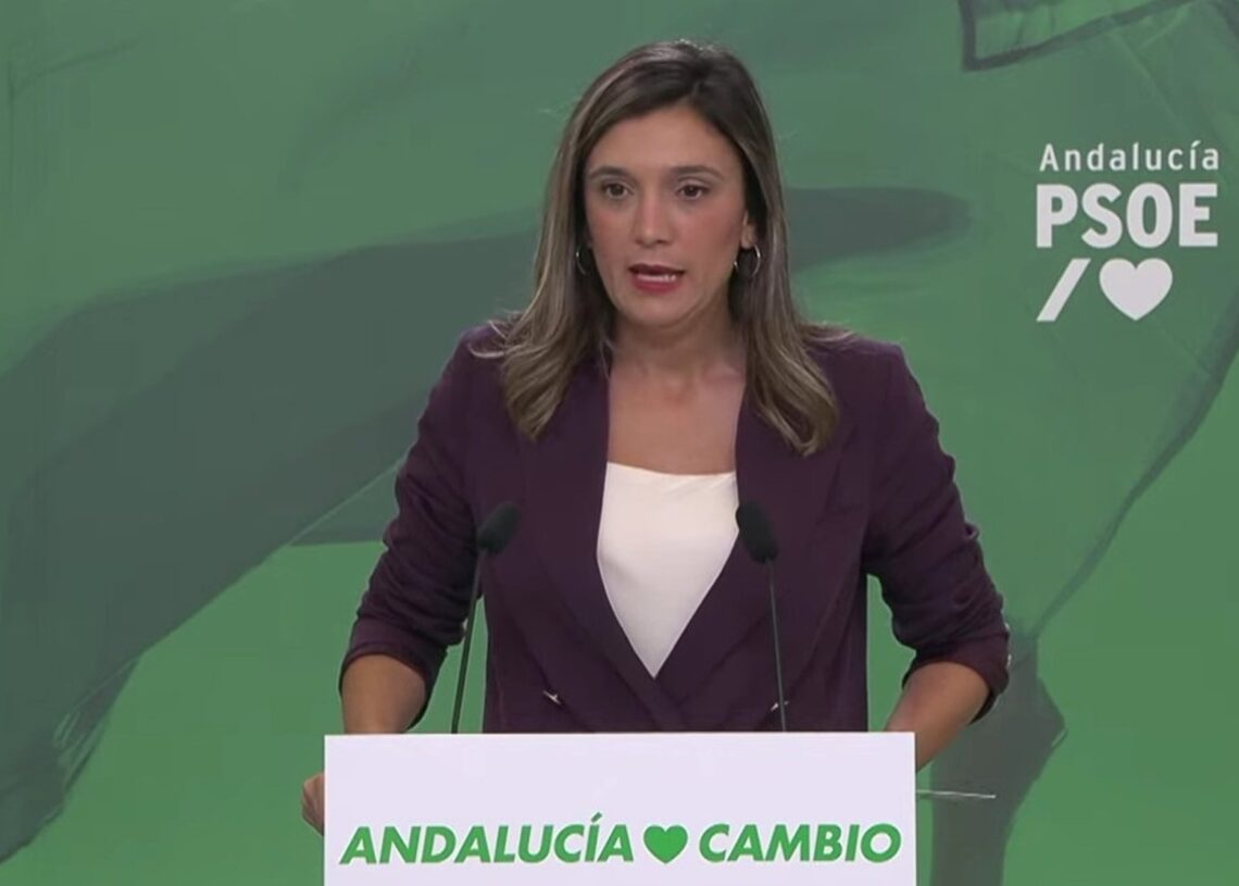 La vicesecretaria general del PSOE-A, María Márquez, en rueda de prensa en la sede del partido en Sevilla.EUROPA PRESS
