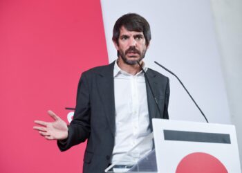 Archivo - El ministro de Cultura, Ernest Urtasun, durante una rueda de prensa de Sumar, en el Espacio Rastro, a 16 de junio de 2025, en Madrid (España).Gustavo Valiente - Europa Press - Archivo