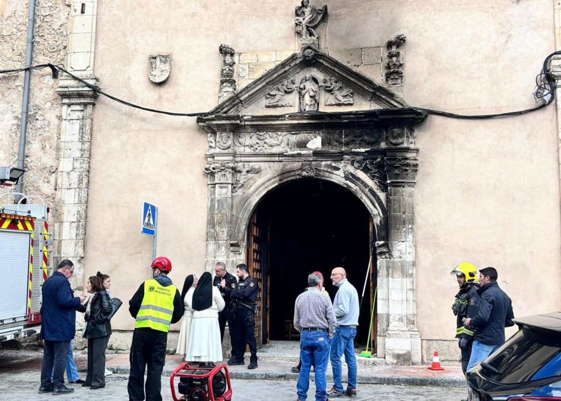 Incendio en la fachada del convento de las Concepcionistas el pasado 3 de mayo de 2024.EUROPA PRESS