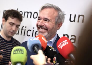 Azcón advierte a Alegría, nueva secretaria de Política Autonómica del PSOE: "Quien mucho abarca poco aprieta"FABIAN SIMON