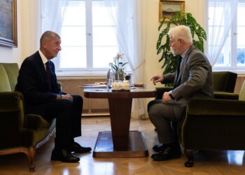 El presidente checo, Petr Pavel, recibe en el Castillo de Praga al líder de ANO, Andrej BabisPRESIDENCIA CHECA / ZUZANA BONISCH