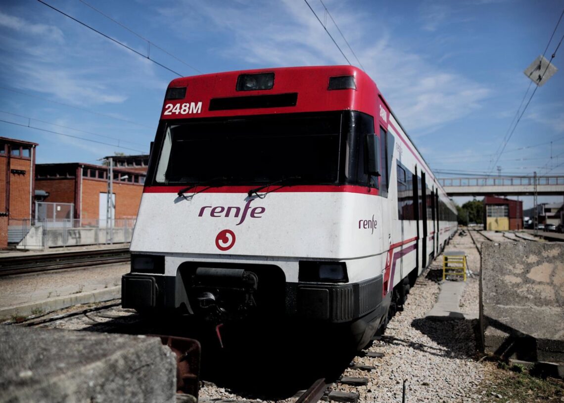 Archivo - Imagen de recurso de un tren del servicio de Renfe Cercanías.Eduardo Parra - Europa Press - Archivo