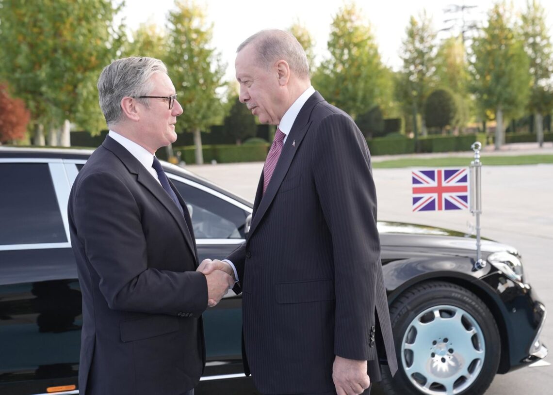 El presidente de Turquía, Recep Tayyip Erdogan, recibe en Ankara al primer ministro de Reino Unido, Keir StarmerStefan Rousseau/PA Wire/dpa