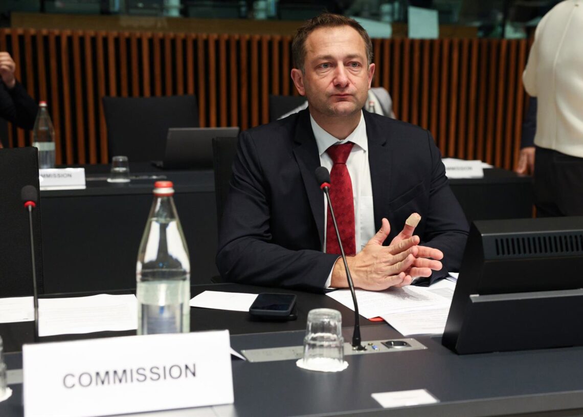 El comisario de Agricultura, Christophe Hansen, en el marco del consejo de Agricultura y Pesca de la UE.ALEXANDROS MICHAILIDIS // EUROPEAN COUNCIL