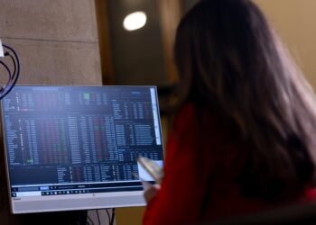 Archivo - (Foto de ARCHIVO) Un panel del IBEX 35 en el Palacio de la Bolsa de MadridEDUARDO PARRA / EUROPA PRESS - Archivo