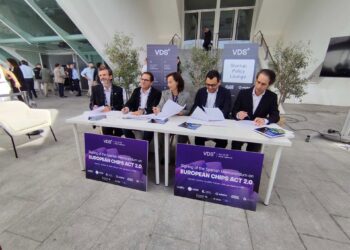 Firma de los preacuerdos de Adigital con Aesemi y VaSiCADIGITAL