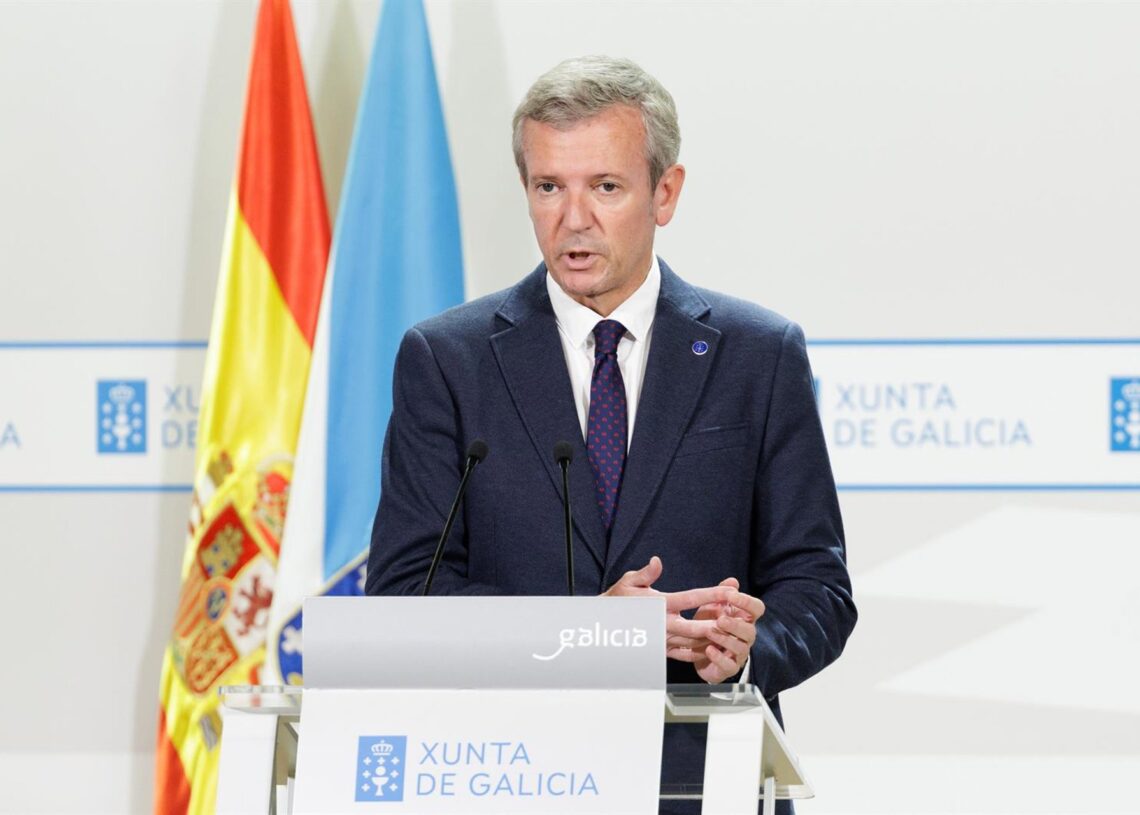 El titular de la Xunta, Alfonso Rueda, en una comparecencia ante los medios. DAVID CABEZÓN @ XUNTA