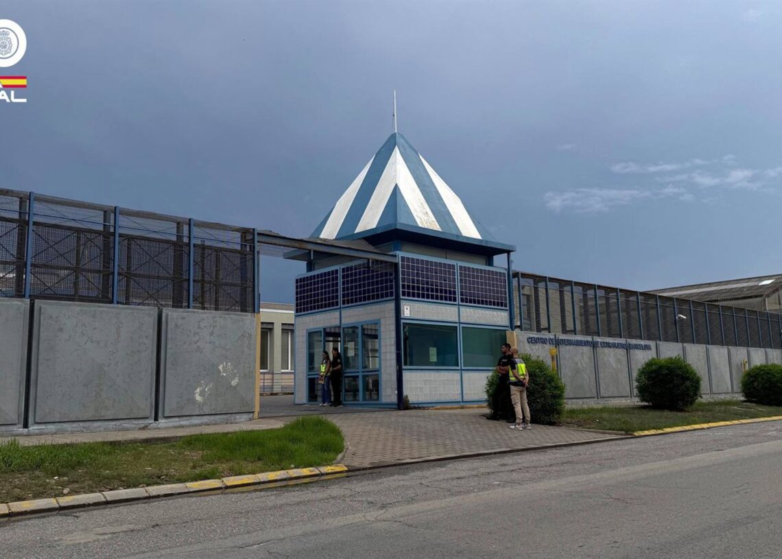 Imagen del Centro de Internamiento de Extranjeros de BarcelonaPOLICÍA NACIONAL