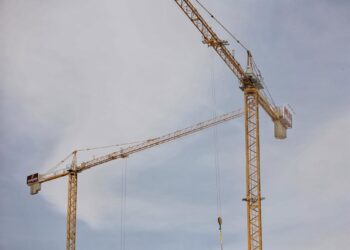 Archivo - Una grúa de construcción.Eduardo Parra - Europa Press - Archivo