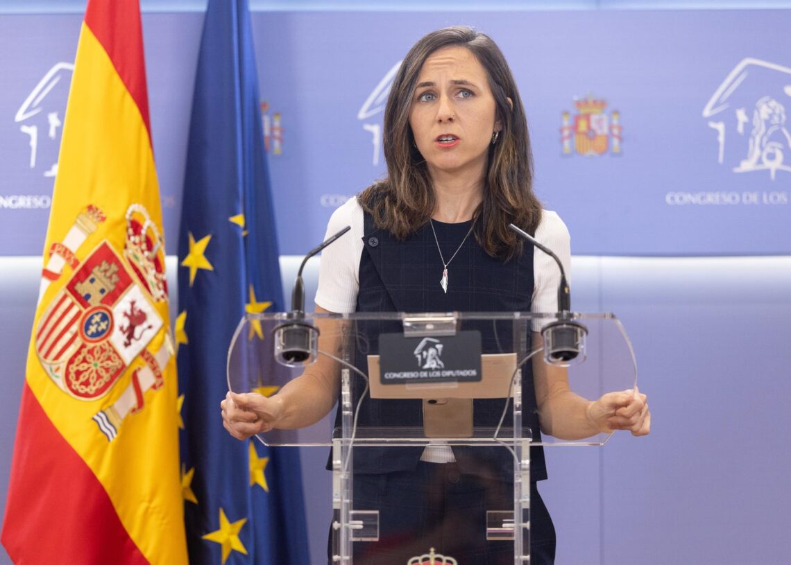 La portavoz de Podemos en el Congreso, Ione Belarra, durante una rueda de prensa anterior a la Junta de Portavoces, en el Congreso de los Diputados, a 7 de octubre de 2025, en Madrid (España).Eduardo Parra - Europa Press