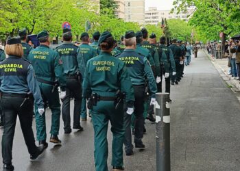 Archivo - Agentes de la Guardia Civil desfilando en VitoriaGUARDIA CIVIL - Archivo