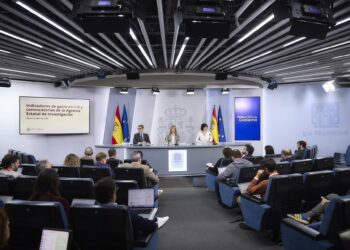 (i-d) El ministro de Presidencia, Justicia y Relaciones con las Cortes, Félix Bolaños, la ministra de Educación, Formación Profesional y Deportes, Pilar Alegría, y la ministra de Ciencia, Innovación y Universidades, Diana Morant, durante una rueda de prenJesús Hellín - Europa Press