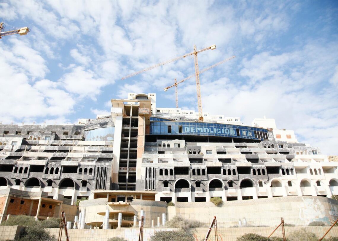 Archivo - Vista general del hotel de El Algarrobico, en Carboneras (Almería).Marian León - Europa Press - Archivo