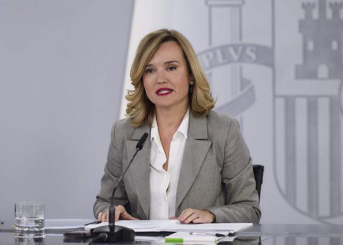 La ministra de Educación, Formación Profesional y Deportes, Pilar Alegría, durante una rueda de prensa posterior a la reunión del Consejo de Ministros.Jesús Hellín - Europa Press