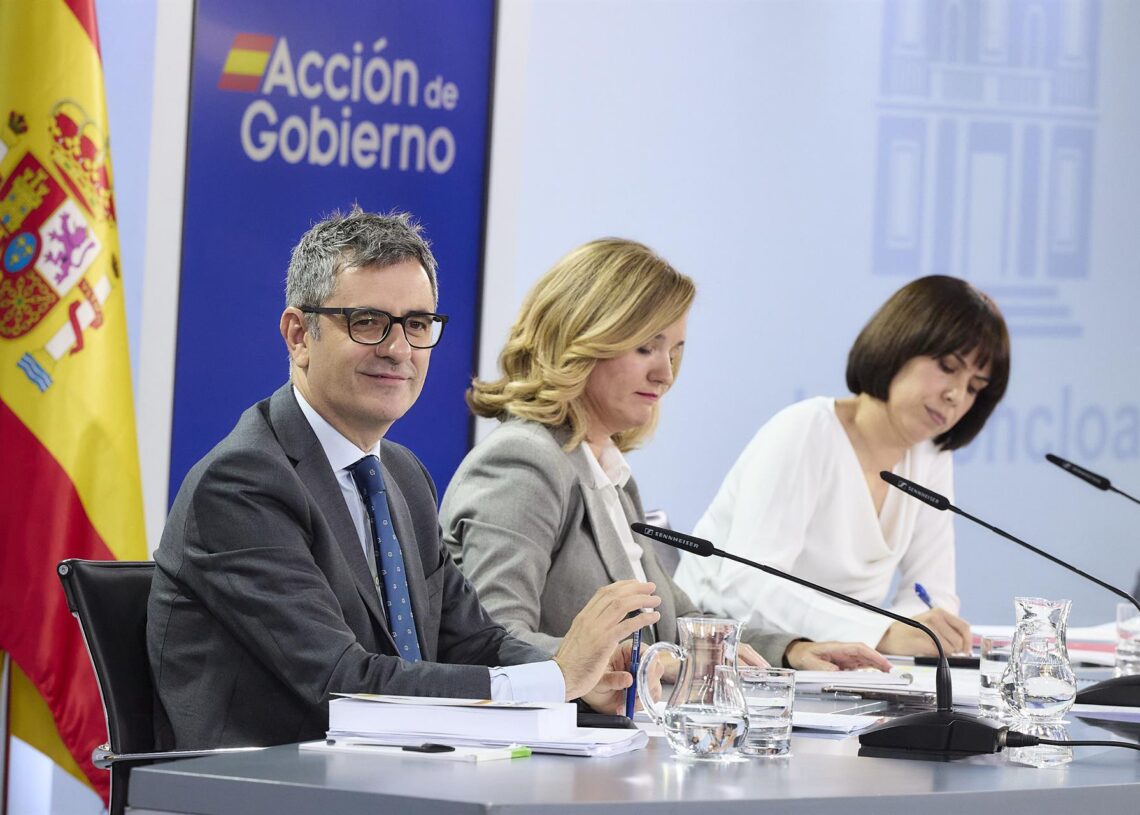 (i-d) El ministro de Presidencia, Justicia y Relaciones con las Cortes, Félix Bolaños, la ministra de Educación, Formación Profesional y Deportes, Pilar Alegría, y la ministra de Ciencia, Innovación y Universidades, Diana MorantJesús Hellín - Europa Press