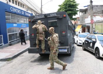 Agentes de la Policía durante un operativo antidrogas en Río de JaneiroEuropa Press/Contacto/Jose Lucena