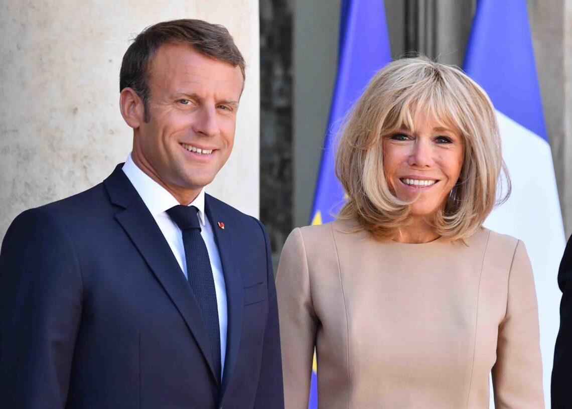 Archivo - El presidente francés, Emmanuel Macron, junto a la primera dama, Brigitte Macron.Julien Mattia/Le Pictorium Agenc / DPA - Archivo