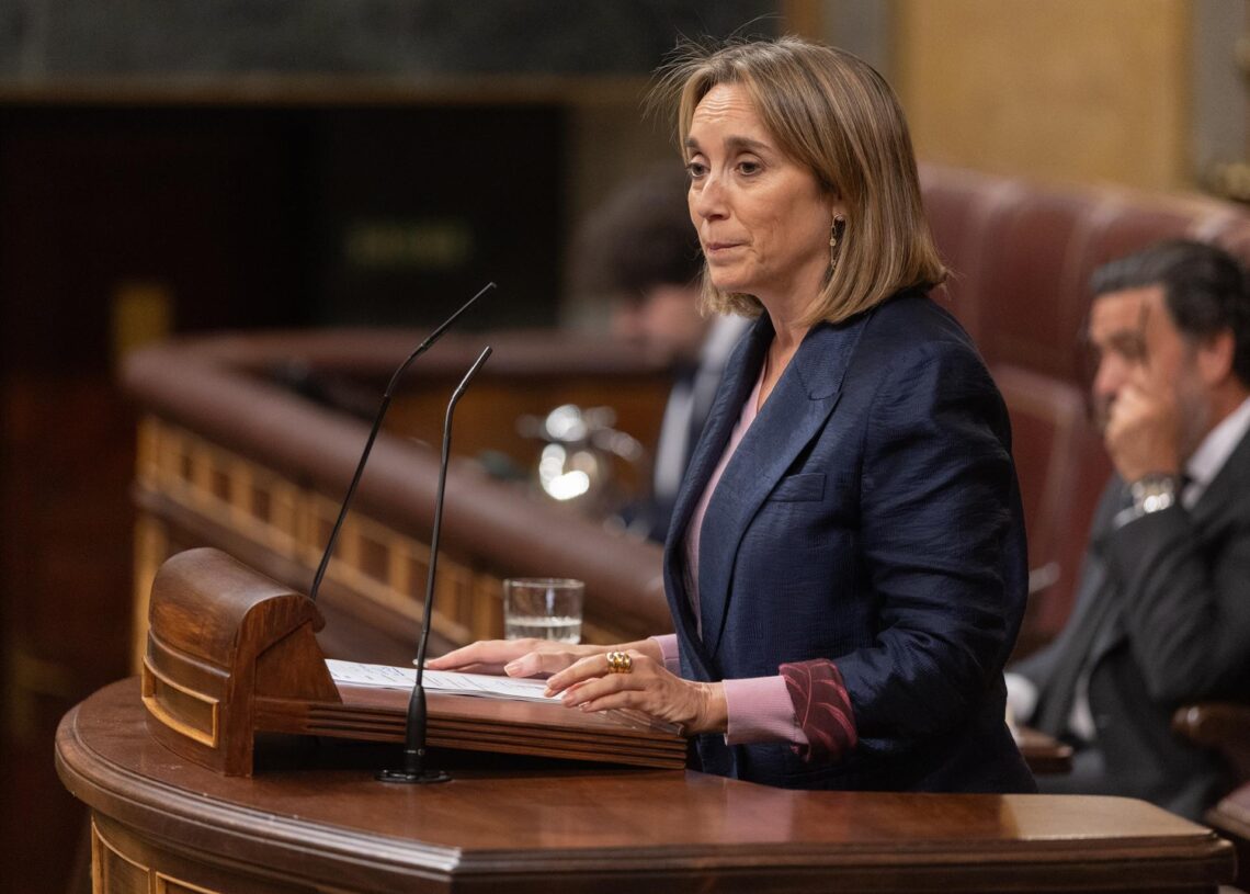 La vicesecretaria de regeneración institucional del Partido Popular, y Cuca Gamarra, interviene durante el pleno del Congreso de los Diputados, a 28 de octubre de 2025, en Madrid (España). Eduardo Parra - Europa Press