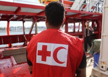 Archivo - Imagen de archivo de un voluntario de la FICR.Europa Press/Contacto/Denis Thaust - Archivo