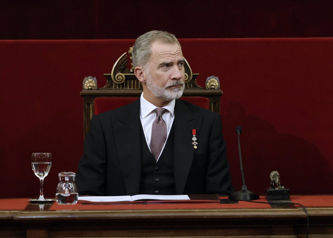 El Rey Felipe VI durante la apertura del Curso Académico de las Reales Academia, en la Real Academia de Medicina de España, a 28 de octubre de 2025, en Madrid (España).EFE/ J.J Guillén POOL