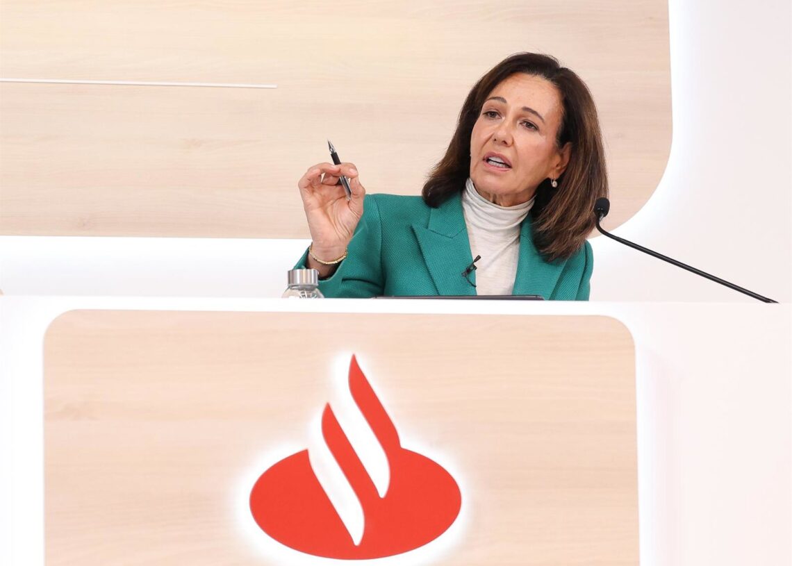 Archivo - La presidenta del Banco Santander, Ana Botín, durante la presentación de los resultados de Banco Santander en su ejercicio de 2024, a 5 de febrero de 2025, en Boadilla del Monte, Madrid (España).Marta Fernández - Europa Press - Archivo