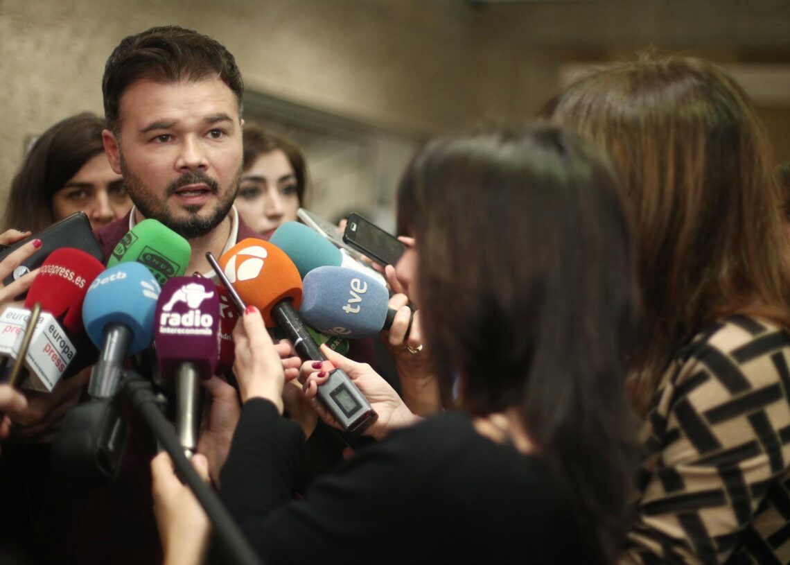Archivo - El portavoz de ERC en el Congreso, Gabriel Rufián, en declaraciones a los periodistasEduardo Parra - Europa Press - Archivo