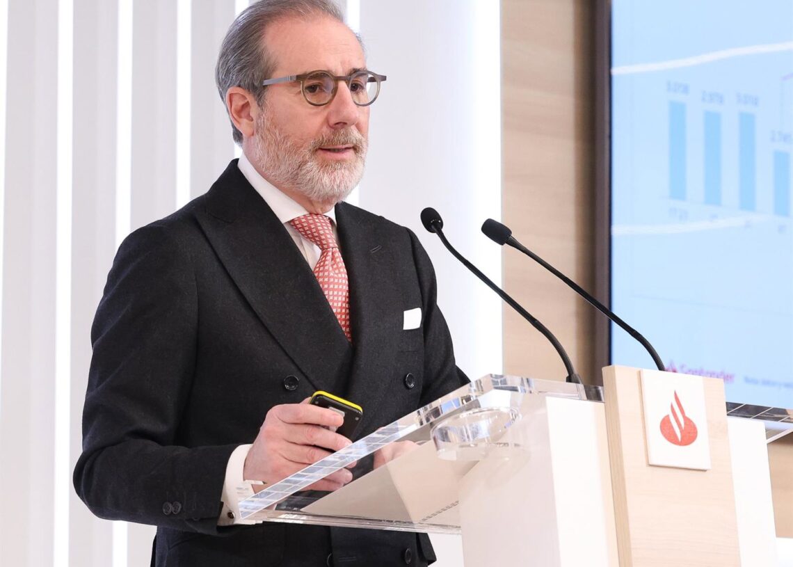 Archivo - El consejero delegado del Banco Santander, Héctor Grisi, durante la presentación de los resultados de Banco Santander en su ejercicio de 2024, a 5 de febrero de 2025, en Boadilla del Monte, Madrid (España).Marta Fernández - Europa Press - Archivo