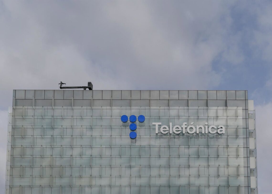 Archivo - Exterior de la sede de TelefónicaEduardo Parra - Europa Press - Archivo