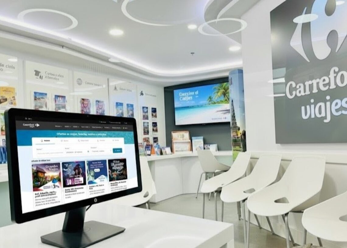 Viajes Carrefour estrena nueva web con un 'chatbot' con IA y un renovado buscador de agencias.VIAJES CARREFOUR