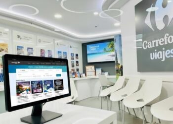 Viajes Carrefour estrena nueva web con un 'chatbot' con IA y un renovado buscador de agencias.VIAJES CARREFOUR
