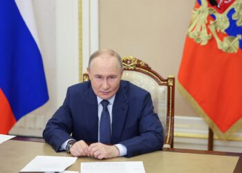 El presidente de Rusia, Vladimir Putin, durante una reunión por videoconferencia con el Gobierno ruso desde el KremlinEuropa Press/Contacto/Alexander Kazakov