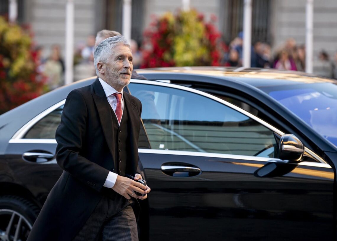 El ministro del Interior, Fernando Grande-Marlaska, a su llegada al ingreso del ex jefe de la Casa Real Jaime Alfonsín Alfonso como académico de número en la Real Academia de Ciencias Morales y Políticas, a 27 de octubre de 2025, en Madrid (España).A. Pérez Meca - Europa Press