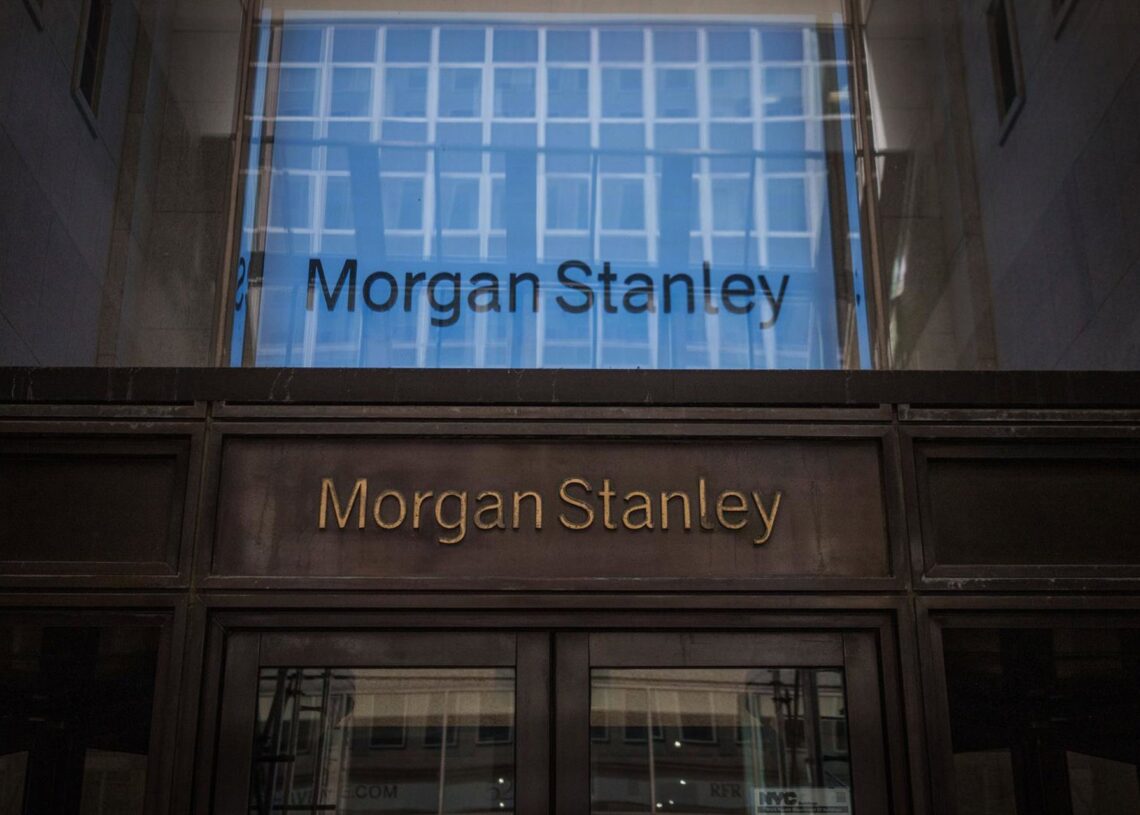 Archivo - FILED - 16 September 2023, US, New York: The Morgan Stanley logo, taken in Manhattan.  US investment bank Morgan Stanley saw fourth-quarter profit decrease from last year, missing analysts' estimates. Photo: Michael Kappeler/dpaMichael Kappeler/dpa - Archivo