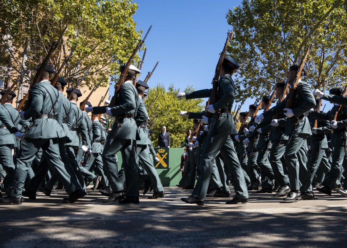 El ministro del Interior, Fernando Grande-Marlaska (c), preside el acto central de celebración de la festividad de la Virgen del Pilar, Patrona de la Guardia Civil, a 5 de octubre de 2025, en Cuenca, Castilla-La Mancha (España).Lola Pineda - Europa Press