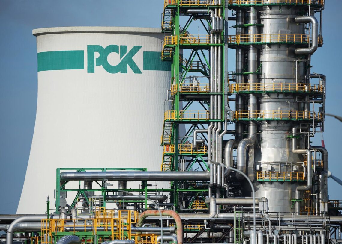 Archivo - Instalaciones de la refinería, PCK, una de las filias alemanas de la petrolera rusa Rosneft. Soeren Stache/Dpa - Archivo