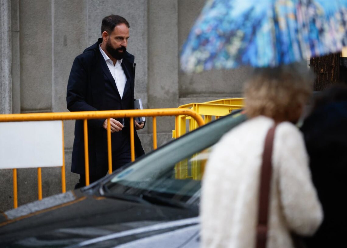 El exgerente del PSOE Mariano Moreno a su salida del Tribunal Supremo.Alejandro Martínez Vélez - Europa Press