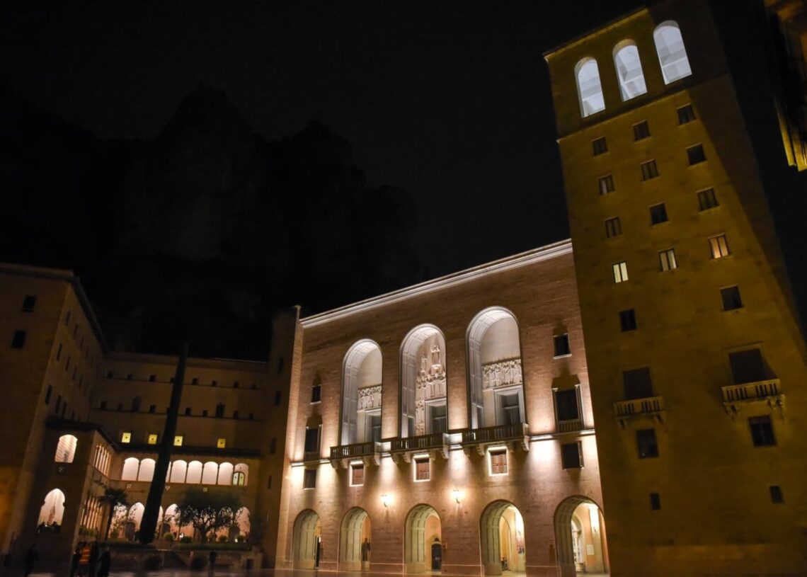 La nueva iluminación de la abadía de MontserratALBERTO PAREDES / EUROPA PRESS